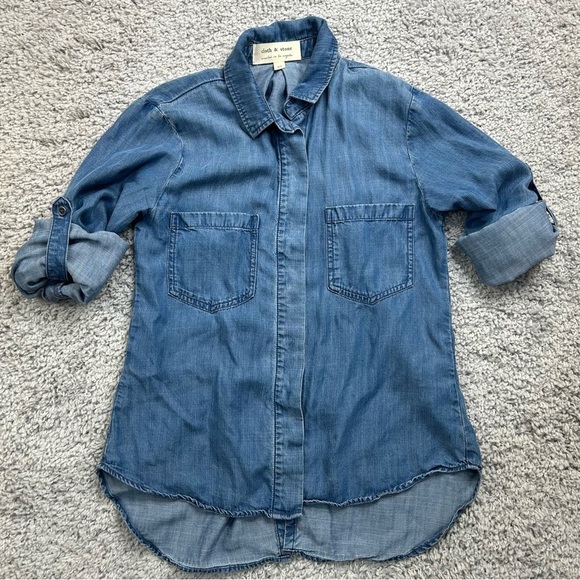 Cloth & Stone Shirt Womens Extra Small Denim Roll Tab Sleeves Button Up Beach - Picture 1 of 4